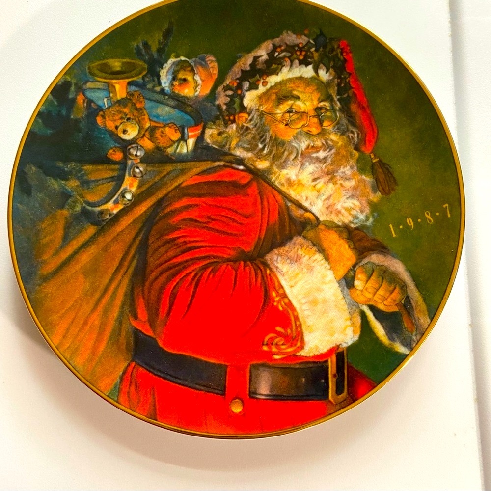 Vintage Holiday Santa Plate